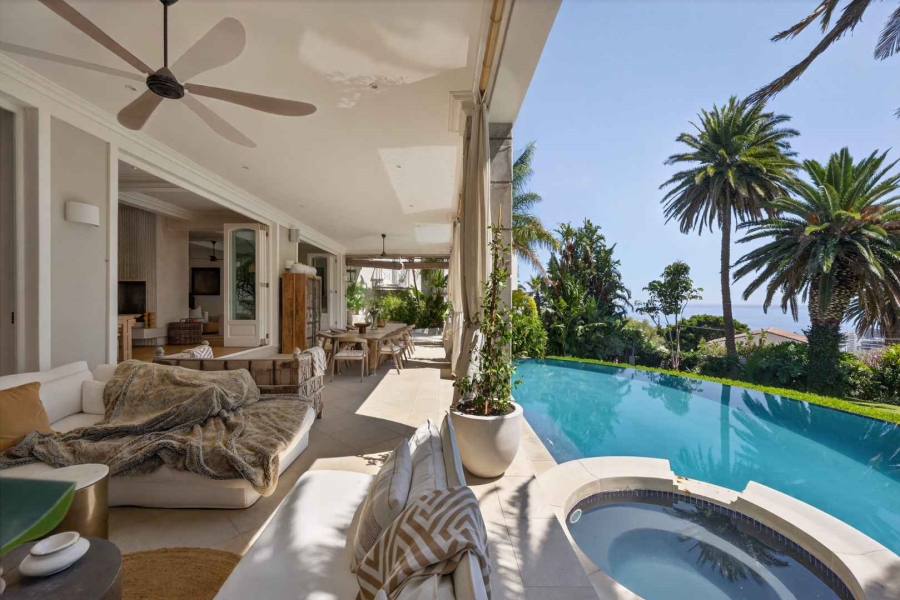 5 Bedroom Property for Sale in Fresnaye Western Cape